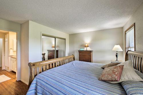 Golf Course Front Townhome Near Mtn Biking Trails!