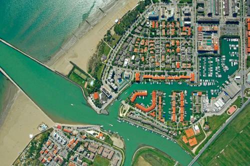 Large Apartment Facing The Sea 6 People