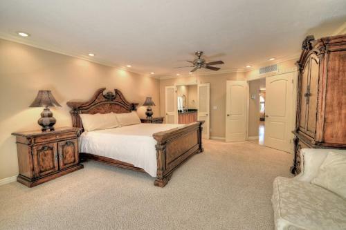 Super Private Backyard With Putting Green Private Pool & Spa