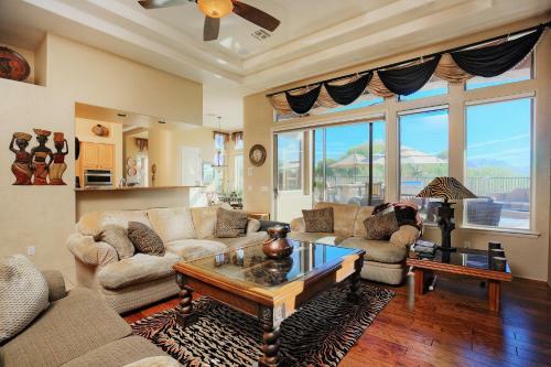 Spectacular Desert Retreat