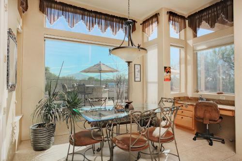 Spectacular Desert Retreat