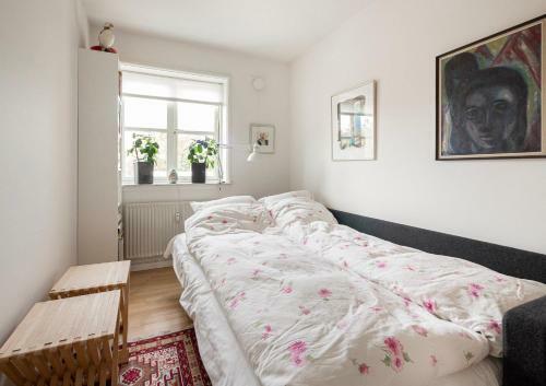 Bright Apartment With Access To A Huge Terrace