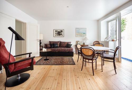 Central Beautiful 1 Bedroom Apartment With Terrace