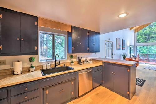 Pines Peak Lodge A-frame With Loft And View!