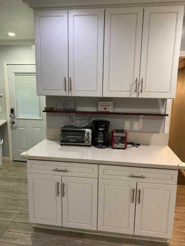 Private Room In La W/ Wifi & Shared Kitchen.