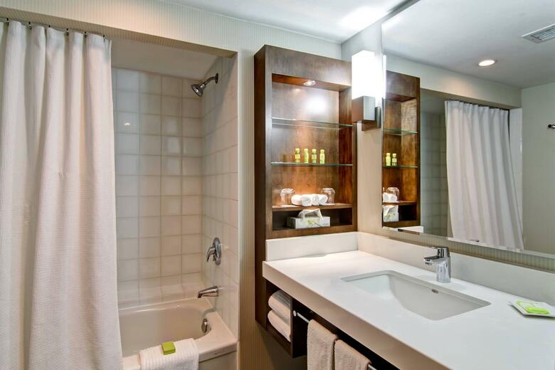 Hotel Delta Toronto East