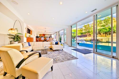 Solana Modern Paradise