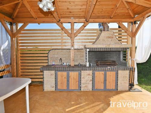 Villa Iris By Travelpro Services- Agios Mamas Beach