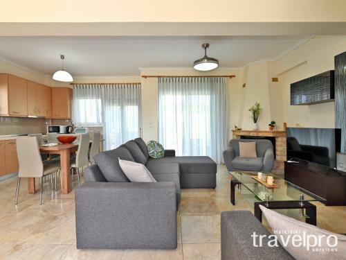 Villa Iris By Travelpro Services- Agios Mamas Beach