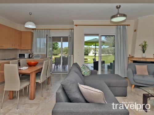 Villa Iris By Travelpro Services- Agios Mamas Beach