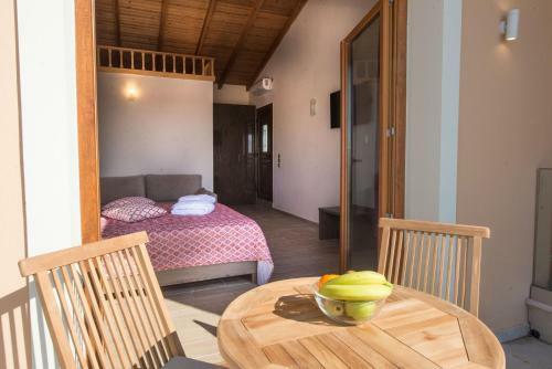 Bed & Breakfast Erikousa Palace Suites & Studios