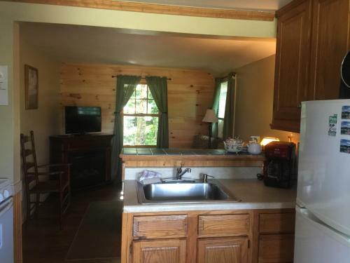 Valley Brook Cottages And Cabins