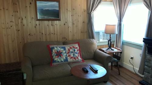 Valley Brook Cottages And Cabins