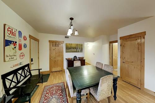 Bear Hollow Village Unit 4305