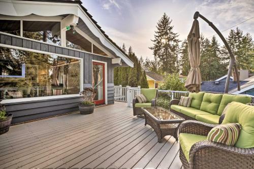 Luxe Federal Way Retreat With Dock And Fire Pit!