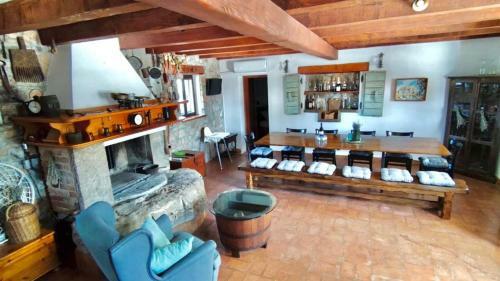 La Dolce Villa - With Heated Swimming Pool