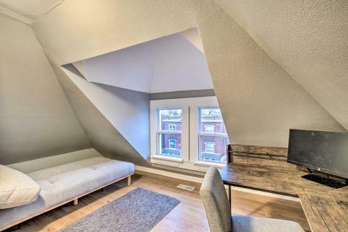 Bright Home With Backyard, 3 Miles To Downtown!