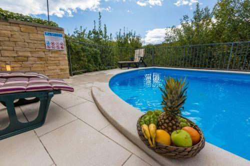 Holiday Home In Krizisce 40737