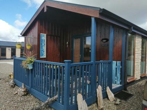 Wild Atlantic Way...cosy Log Cabin