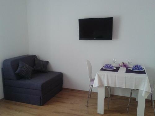 Studio Apartman Eni