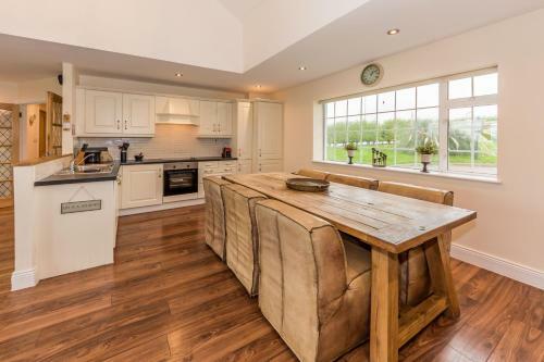 Ardkilly Ridge, Kinsale Town,sleeps 8