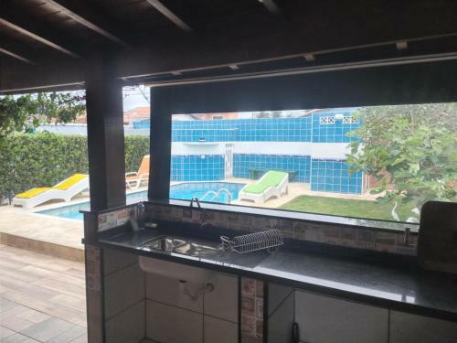 Casa T�rrea Com Piscina � 100 Mts Da Praia