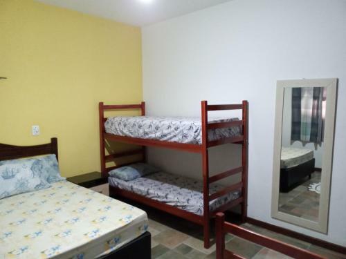 Casa T�rrea Com Piscina � 100 Mts Da Praia