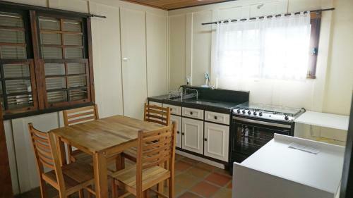 Casa Com Piscina Pr�xima Ao Beto Carrero