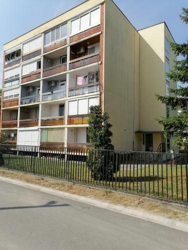 L�dy Apartman
