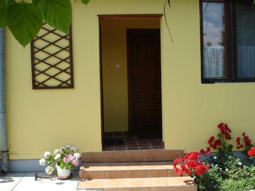 R�zsa Apartman
