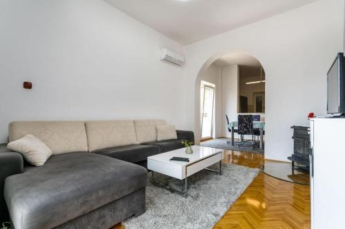 Apartments With A Parking Space Krk - 17897