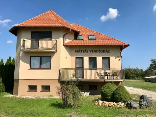 Apartamento M�ty�s Vend�gh�z Full