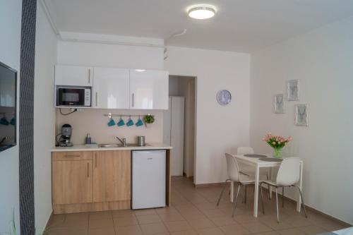 East Side Corner - Apartment 2