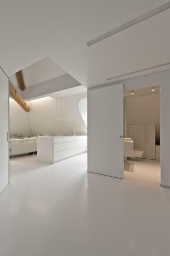 City Entrance Apartment