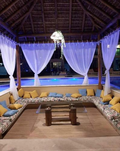 Casa Em Condom�nio Com Conforto Exclusivo!