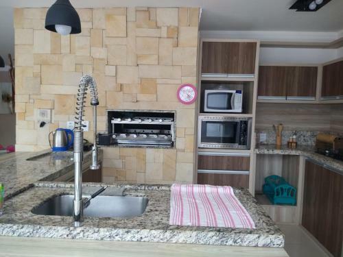 Casa Confort�vel Com Piscina Aquecida