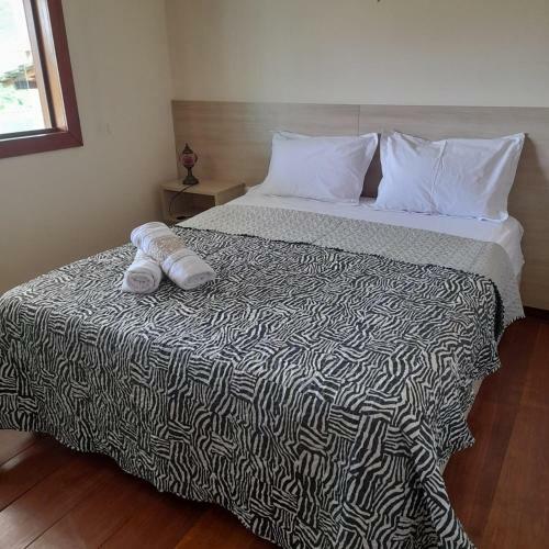 Casa Com Bangal�s Agrad�vel E Tranquilo