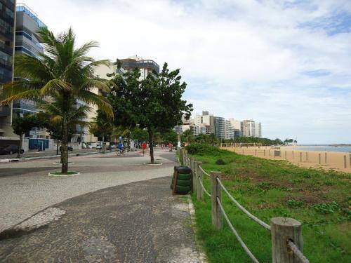 Quarto Com Frigobar Tr�s Quadras Mar Aceita Pets