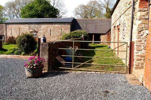 Upper Heath Farm - Stable Cottage