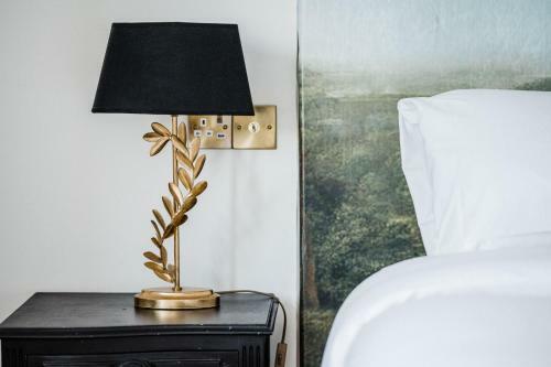 Hotel The Crooked Swan