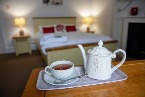 La Siesta At The Vale Hotel