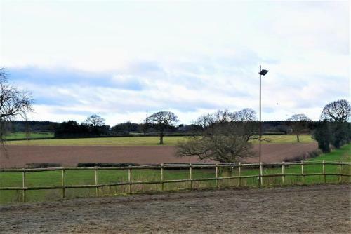 Apartamento Hillfields Farm Barn - A Rural Equestrian Escape