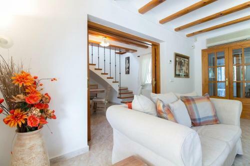 Spacious 3-bedroom Villa With Private Pool In Benigembla, Spain.
