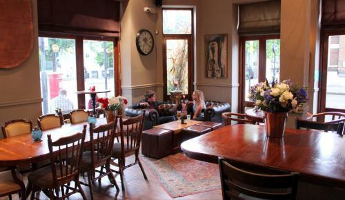 Hotel The Crown And Sceptre
