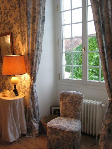 Bed & Breakfast Logis de Guitres - Chambres D'hotes