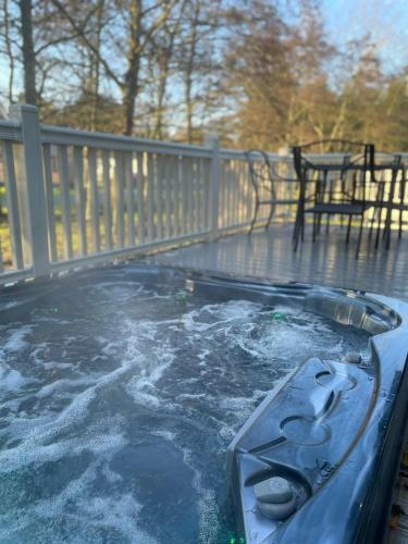 Brackencroft Lodge With Hot Tub