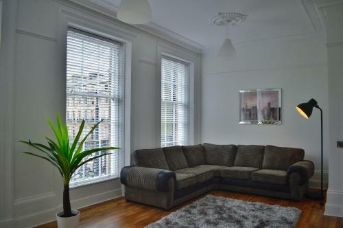 Apartment 4 Hamilton Square