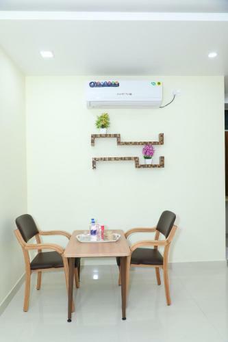 Hotel 8th Mile Suites