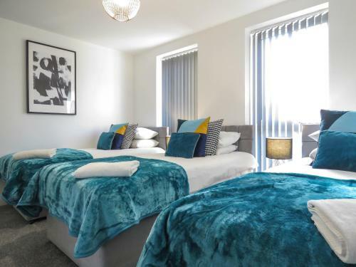 Tudors Esuites 5 Bed House