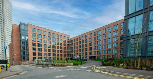 Central 1 Bed Apartment On Quiet Road